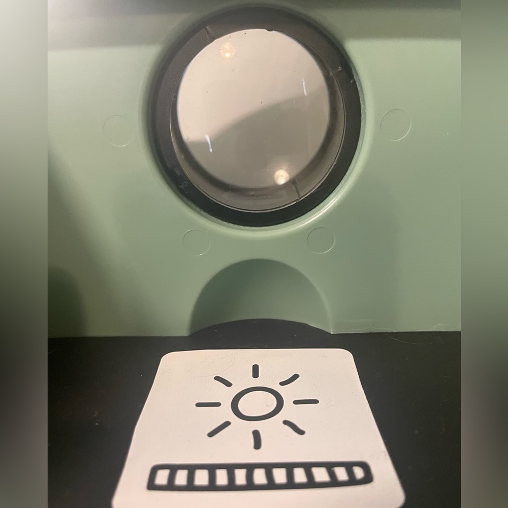 Flying Tiger Smartphone Projector - Picture 4 of 4